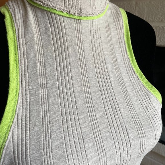 WE THE FREE Women's Oatmeal Ribbed Mockneck Tank Small - Picture 3 of 7